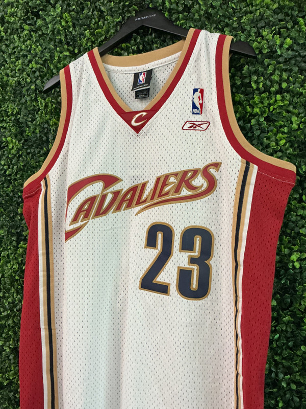 DEADSTOCK LEBRON JAMES CLEVELAND CAVALIERS REEBOK SWINGMAN JERSEY