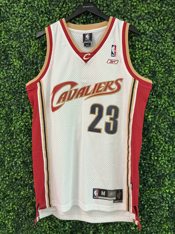 DEADSTOCK LEBRON JAMES CLEVELAND CAVALIERS REEBOK SWINGMAN JERSEY