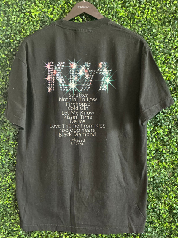 VINTAGE KISS BLACK TEE