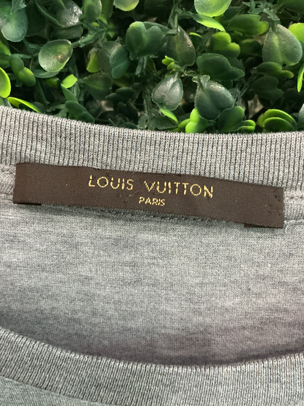 LOUIS VUITTON SCRIPT LOGO GREY TEE