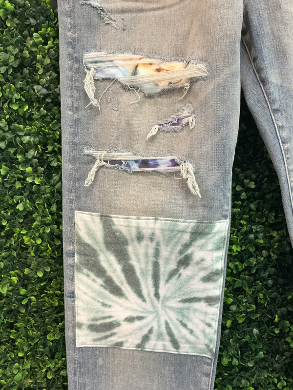 BRAND NEW AMIRI ART PATCH JEANS (SZ 36)
