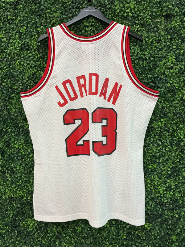 MICHAEL JORDAN CHICAGO BULLS MITCHELL & NESS AUTHENTIC 91-92 JERSEY