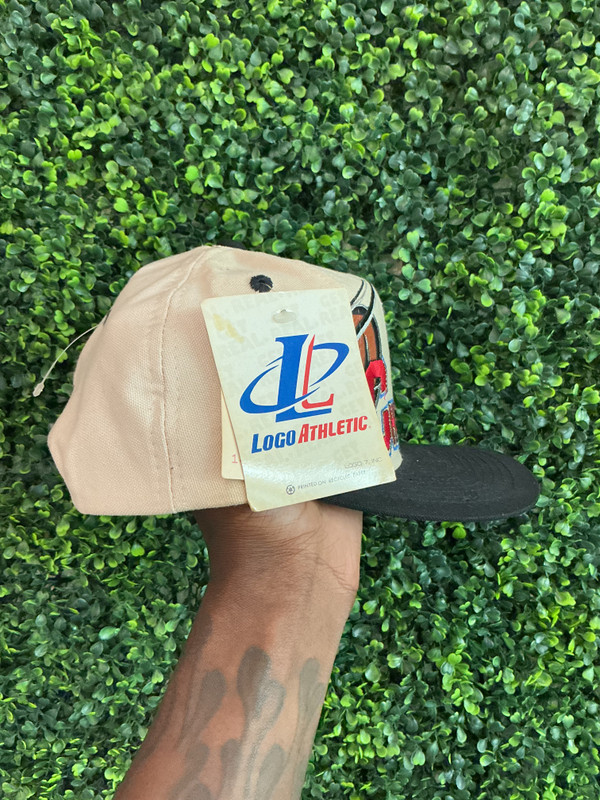 DEADSTOCK VINTAGE CHICAGO BULLS 1996 CHAMPIONS LOGO ATHLETIC SNAPBACK