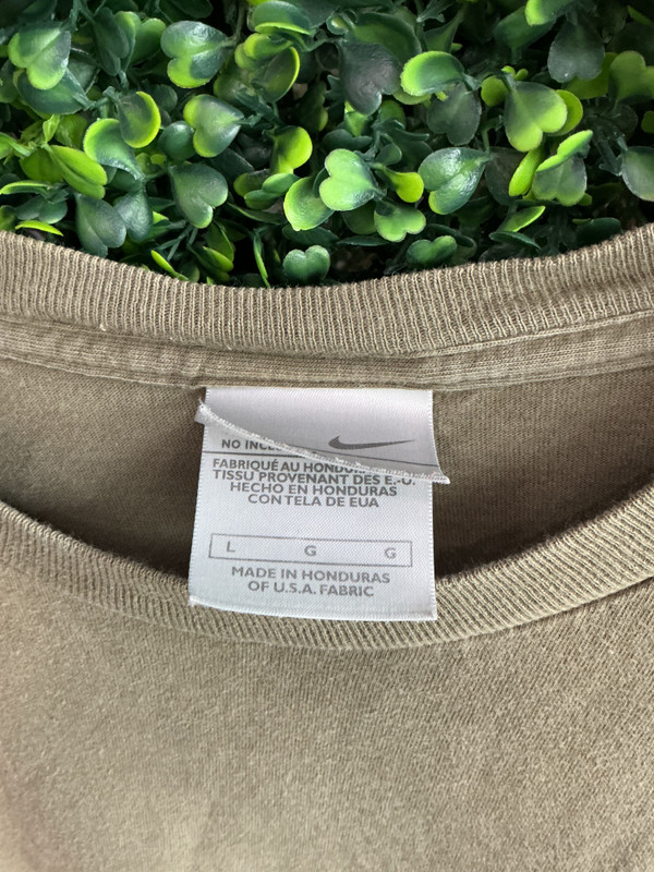 VINTAGE NIKE EMBROIDERED SWOOSH OLIVE GREEN TEE