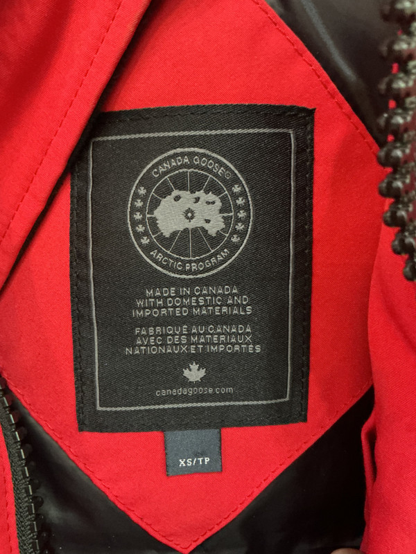 CANADA GOOSE RED DOWN JACKET