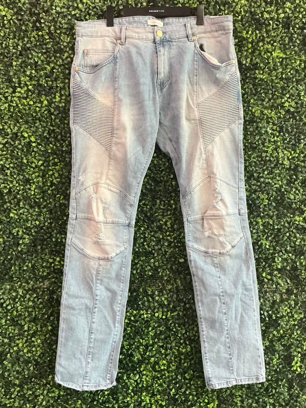 PIERRE BALMAIN DENIM LIGHT WASH JEANS (SZ 36)