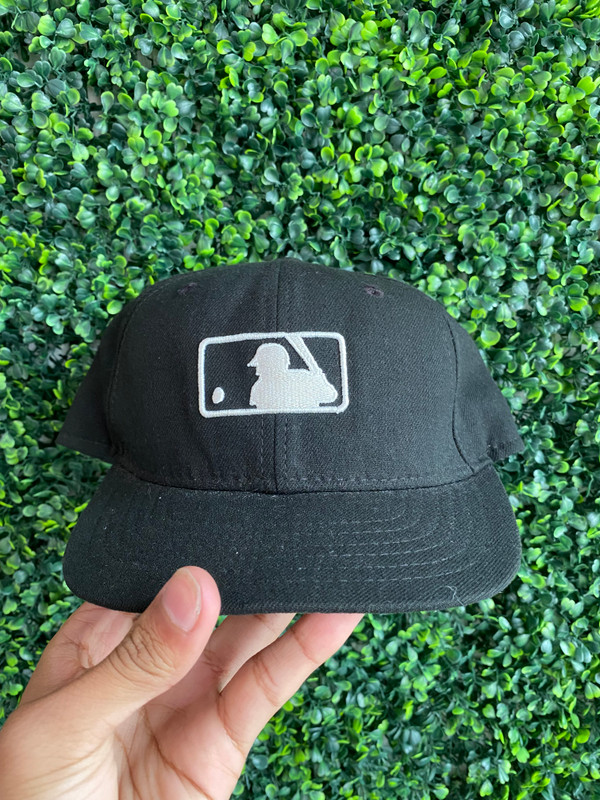 VINTAGE MLB LOGO NEW ERA SNAPBACK