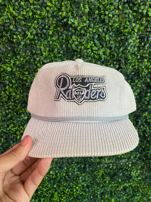 VINTAGE LOS ANGELES RAIDERS AMAPRO CORDUROY SNAPBACK