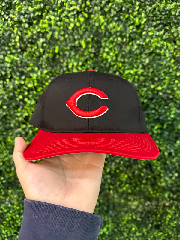 VINTAGE CINCINNATI REDS BLK/RED SNAPBACK
