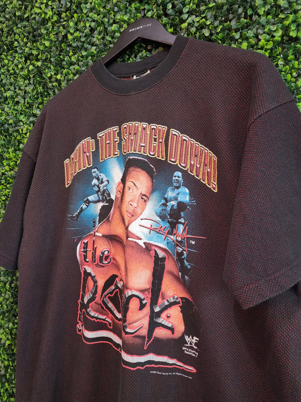 VINTAGE WWF THE ROCK LAYIN THE SMACKDOWN TEE