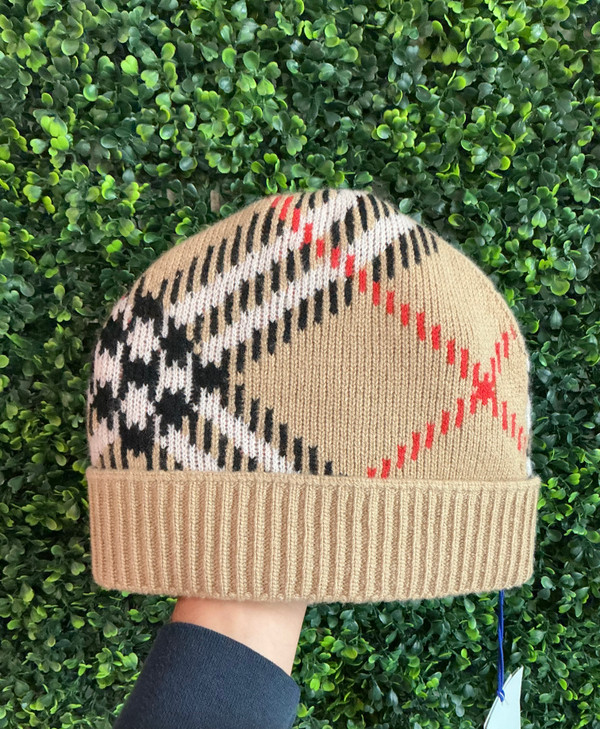 BRAND NEW BURBERRY CASHMERE CHECK PRINT BEANIE