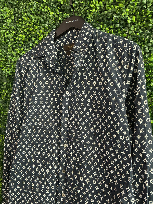 LOUIS VUITTON LONG SLEEVE BUTTON UP