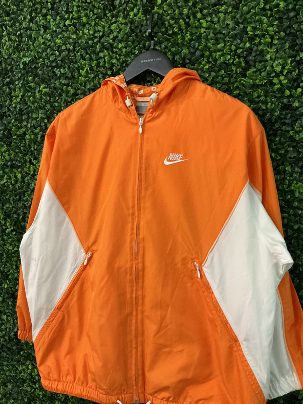 VINTAGE NIKE ORANGE/WHITE ZIP UP JACKET