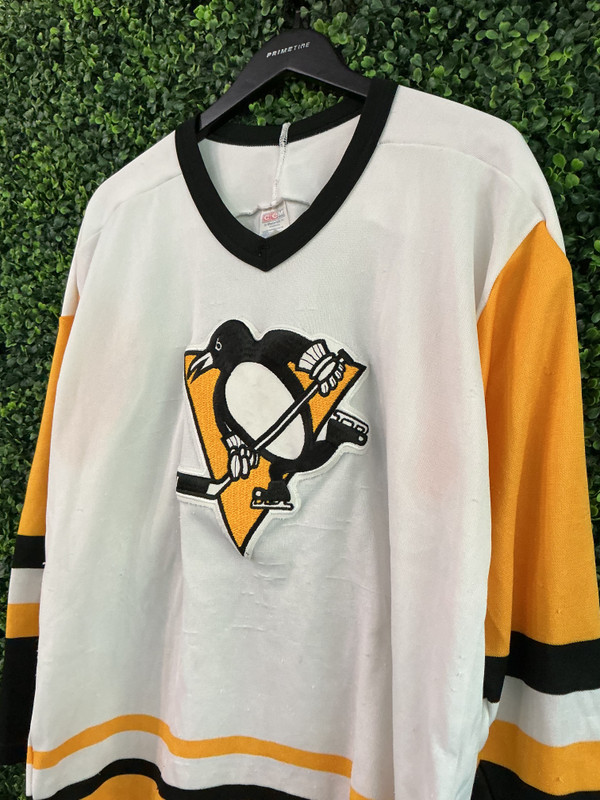 VINTAGE PITTSBURGH PENGUINS CCM HOME JERSEY