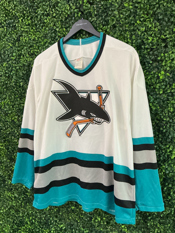 VINTAGE SAN JOSE SHARKS CCM HOME JERSEY