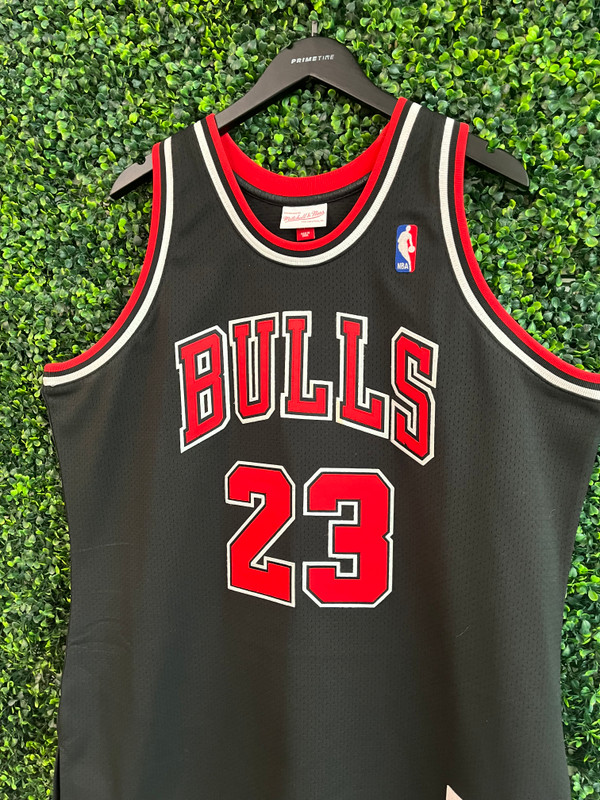 MICHAEL JORDAN AUTHENTIC MITCHELL & NESS JERSEY