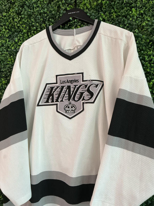 VINTAGE LOS ANGELES KINGS CCM  WHITE JERSEY