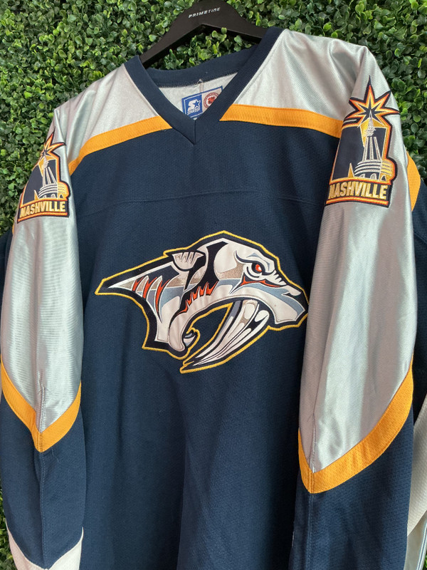VINTAGE NASHVILLE PREDATORS STARTER JERSEY