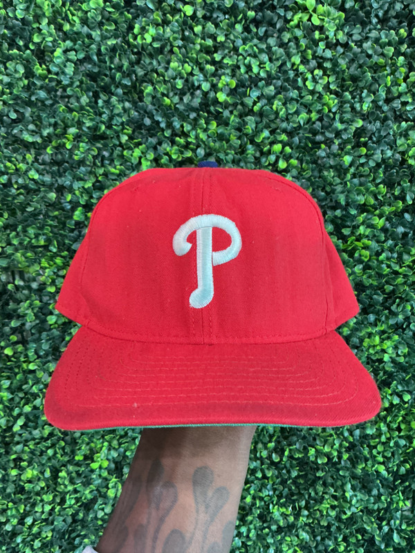 VINTAGE PHILADELPHIA PHILLIES NEW ERA RED SNAPBACK