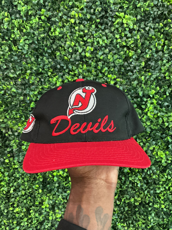 VINTAGE NEW JERSEY DEVILS SCRIPT LOGO SNAPBACK