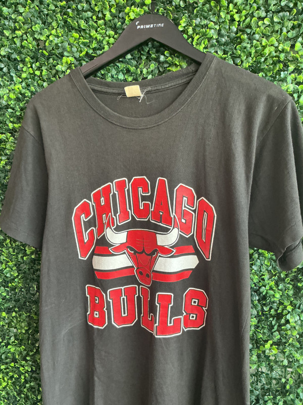 VINTAGE CHICAGO BULLS LOGO TEE