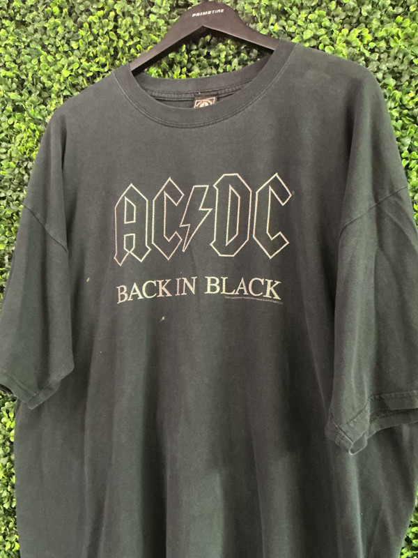 DISTRESSED 2005 AC/DC BACK IN BLACK TEE