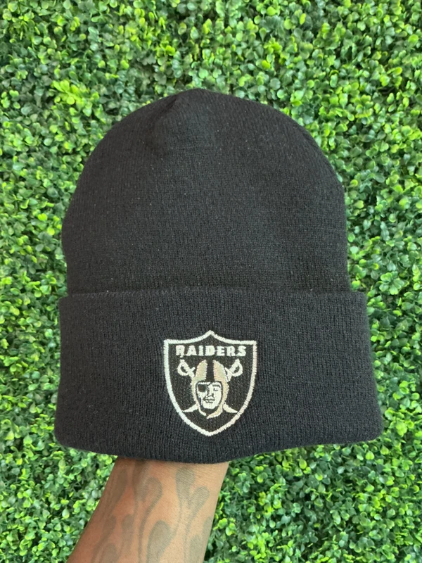 VINTAGE OAKLAND RAIDERS BLACK BEANIE