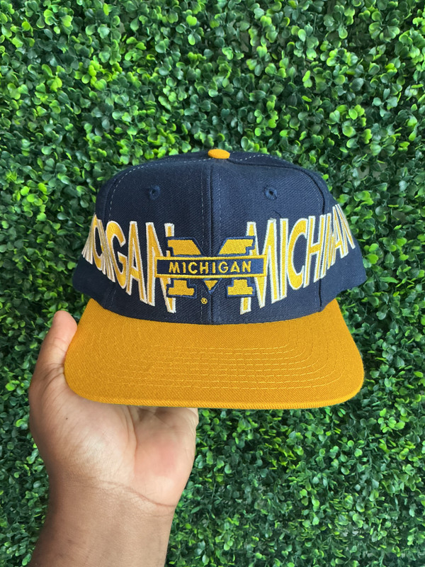 VINTAGE MICHIGAN SIGNATURES SNAPBACK