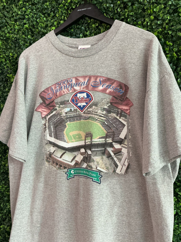 VINTAGE 2004 PHILADELPHIA PHILLIES CITIZENS BANK PARK TEE