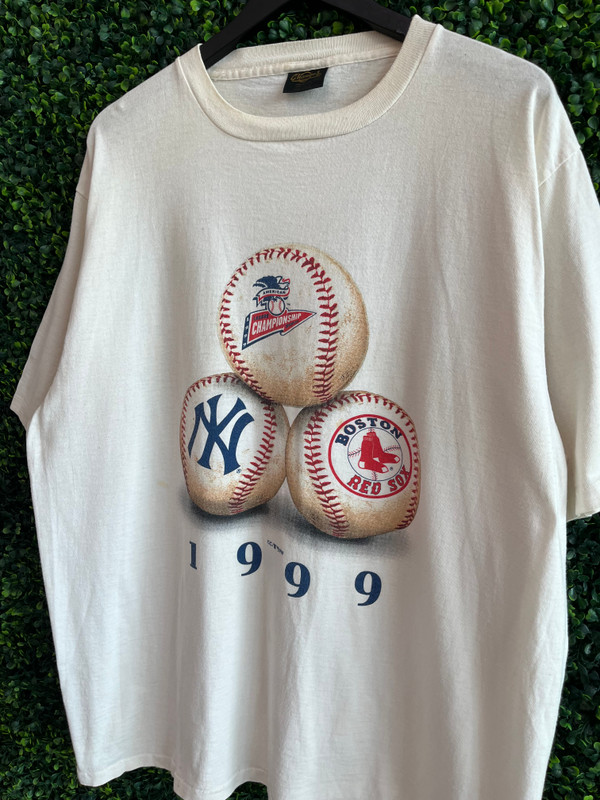 VINTAGE YANKEES/RED SOX AL CHAMPIONSHIP CHANGES TEE