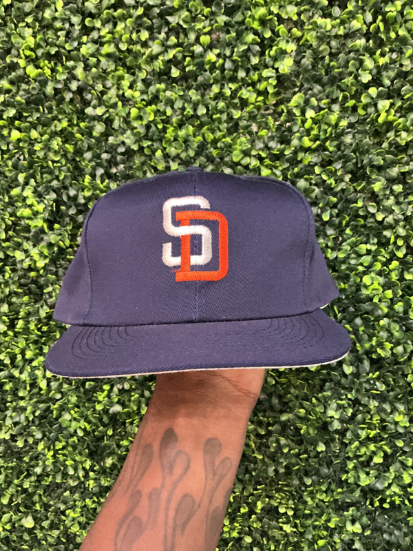 VINTAGE SAN DIEGO PADRES ANNCO SNAPBACK