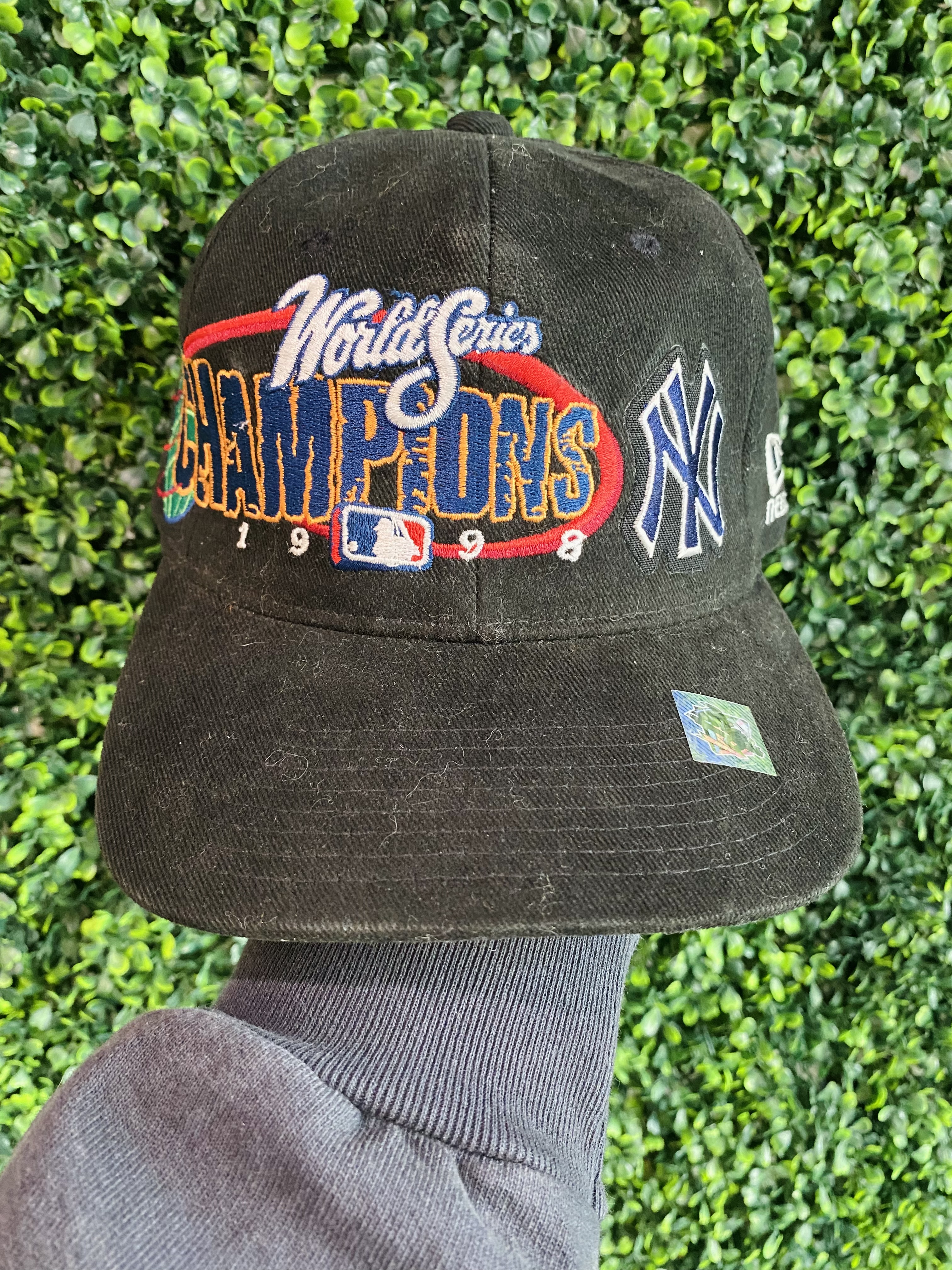 VINTAGE NY YANKEES WORLD SERIES 1998 CHAMPIONS NEW ERA SNAPBACK