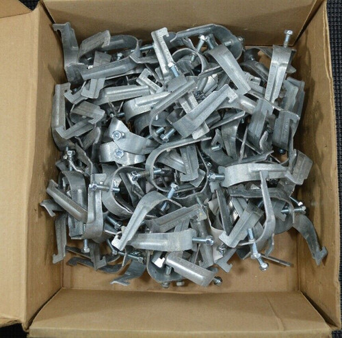 B-LINE B1520 1-PIECE PIPE CLAMP 1 1/4" EMT OR 1" RIGID - LOT OF 100 / NEW IN BOX