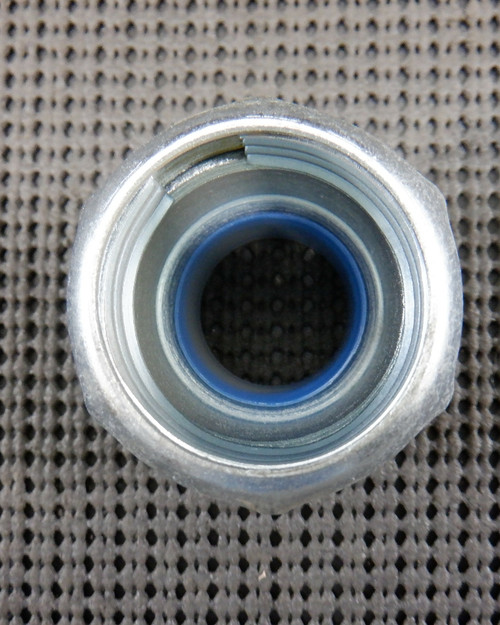 Thomas & Betts 8323 1" Thread Less Insulated Straight Connector - New In Box