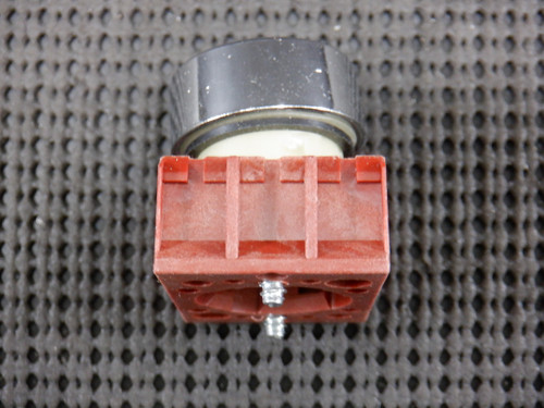 Siemens 3SB02-P 22MM Pushbutton Operator Only - Lot of 2 / New In Box