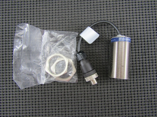 Telemecanique XS1MREQ3741 Sensor Assembly w/6 Pigtail - New In Factory Packaging
