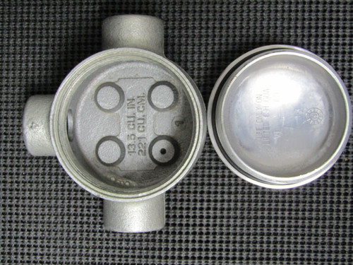 CROUSE-HINDS GUAT26 HAZARDOUS 3/4" 3-HUB CONDUIT OUTLET BOX - NEW NO BOX