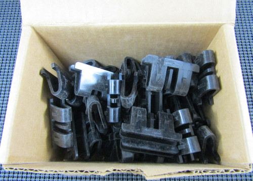 UNDERGROUND DEVICES HDL HEAVY-DUTY CABLE RACK ARM LOCKS - LOT OF 50 / NEW IN BOX
