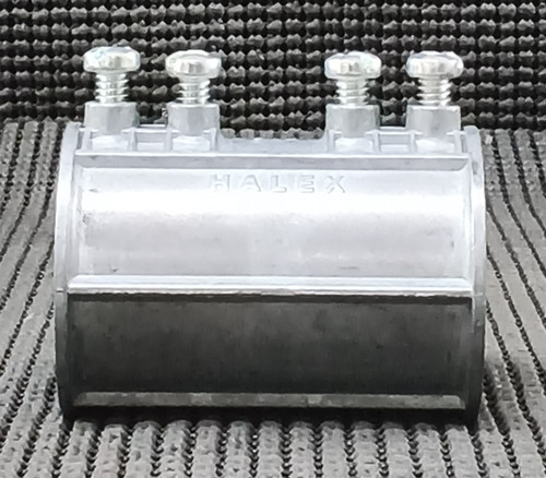 HUBBELL 2626 SET SCREW TYPE DIE CAST ZINC 1 1/2" COUPLING - LOT OF 3 / NEW NO BOX