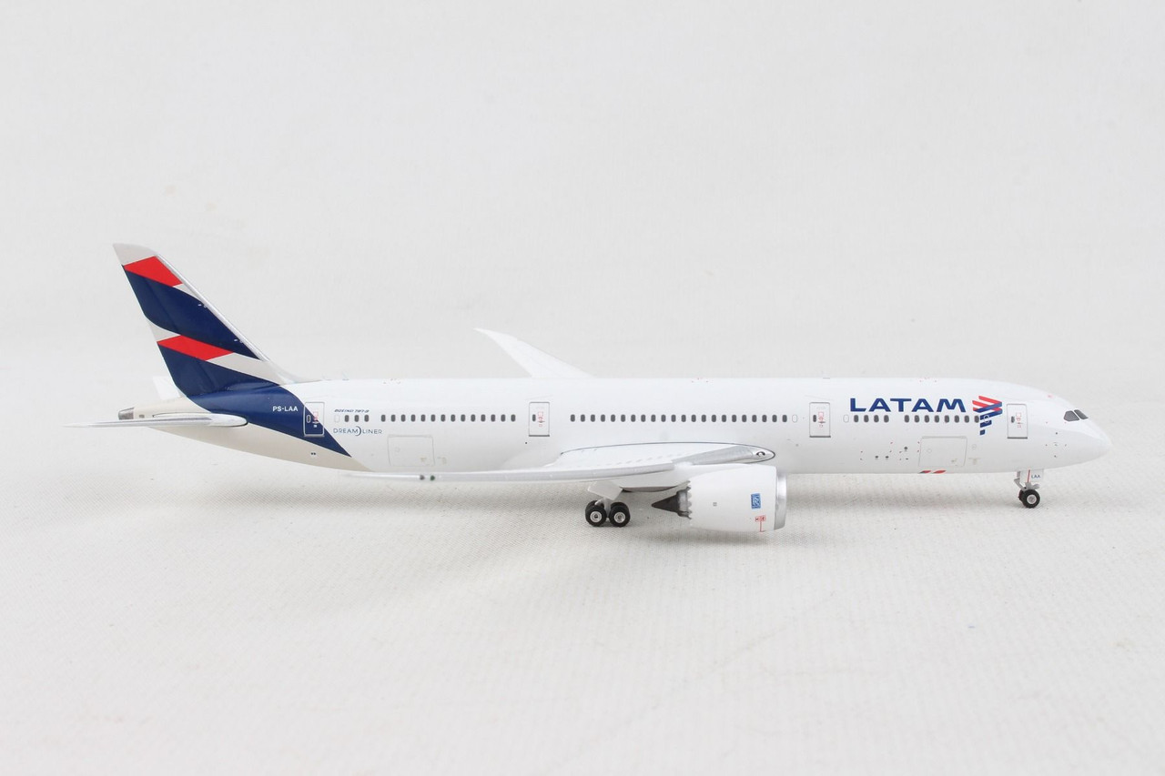 Phoenix Latam Boeing 787-9 PS-LAA 1/400 - Aircraft Model Store