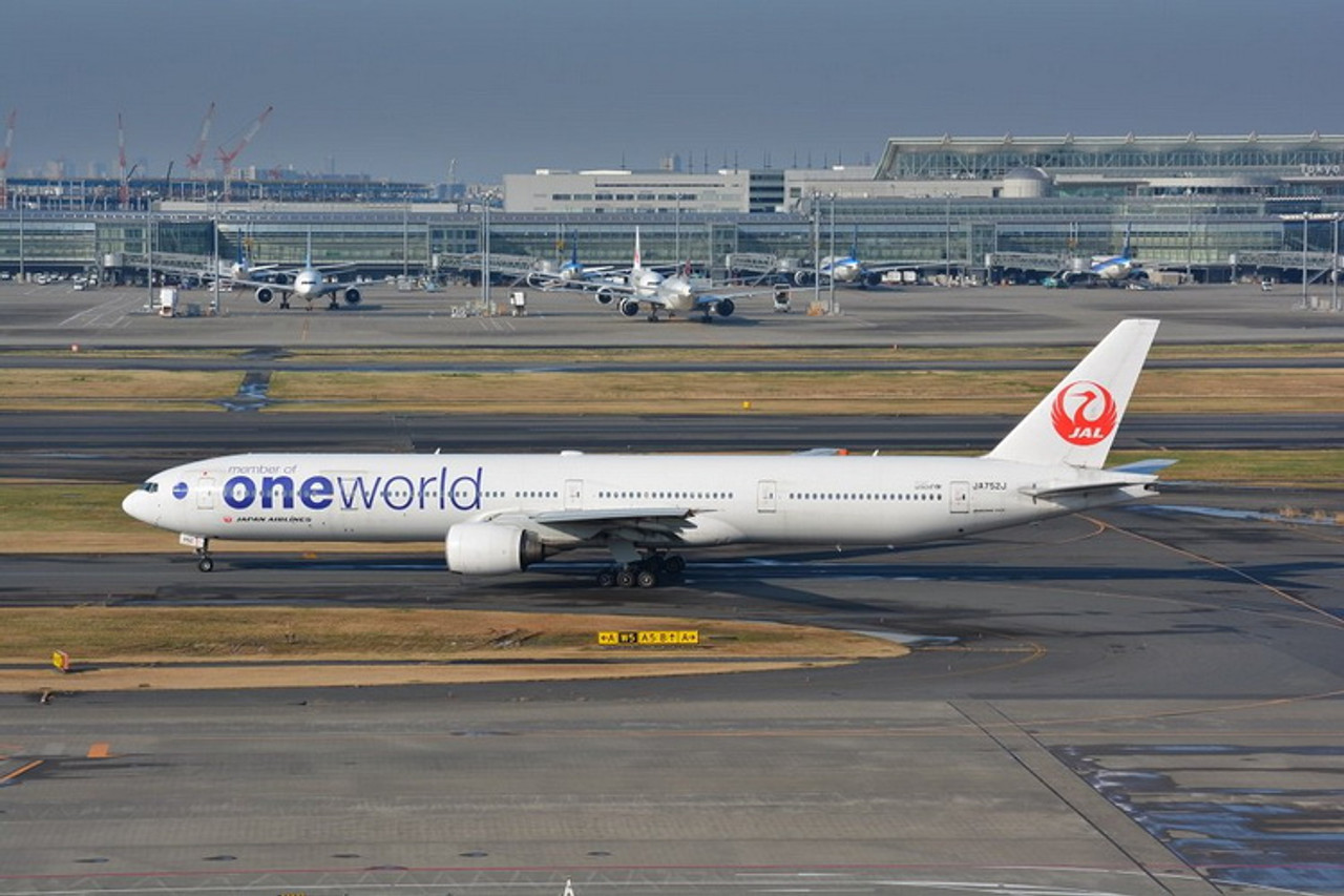 Phoenix Japan Airlines Boeing 777-300 'Oneworld' JA752J 1/400