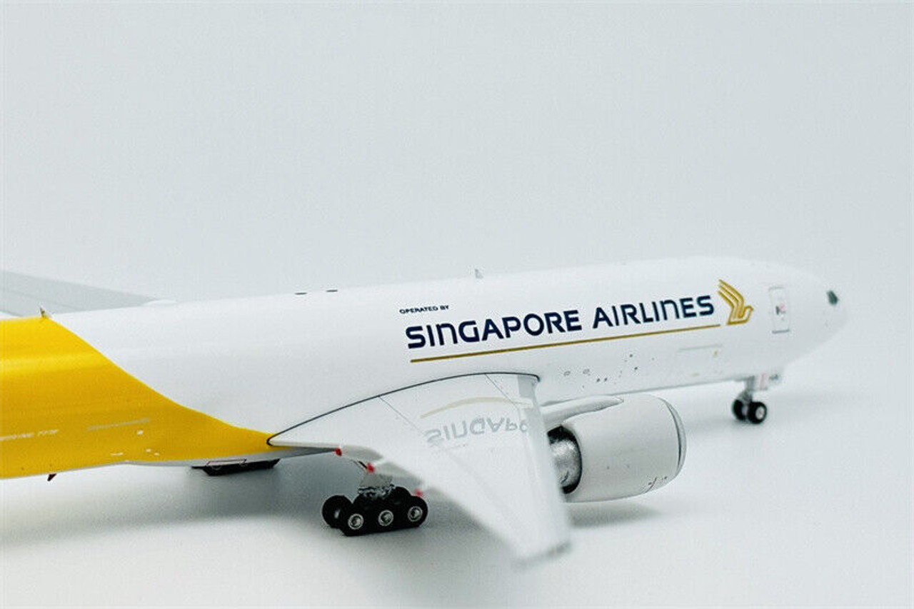 Phoenix Singapore - DHL Boeing 777-200LRF 9V-DHA 1/400 - Aircraft