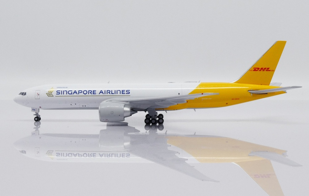 Phoenix Singapore - DHL Boeing 777-200LRF 9V-DHA 1/400 - Aircraft