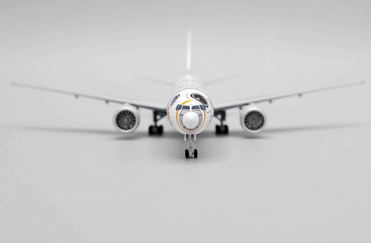 JC Wings Star Wars BB-8 ANA Boeing 777-300ER JA789A 1/400 