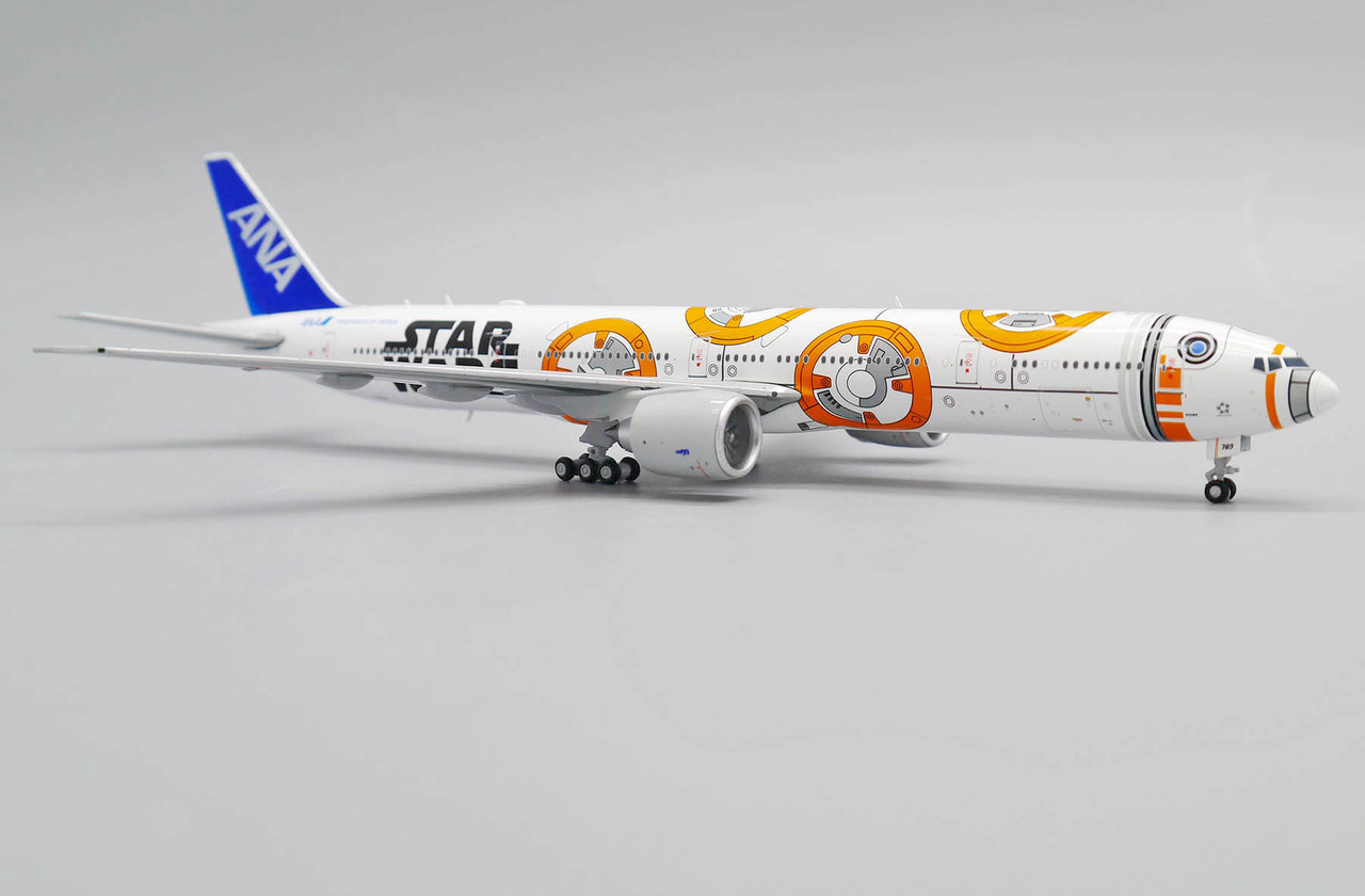 JC Wings Star Wars BB-8 ANA Boeing 777-300ER JA789A 1/400