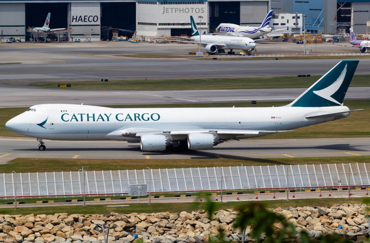 Phoenix Cathay Pacific Cargo Boeing 747-8F B-LJN 1/400 - Aircraft 