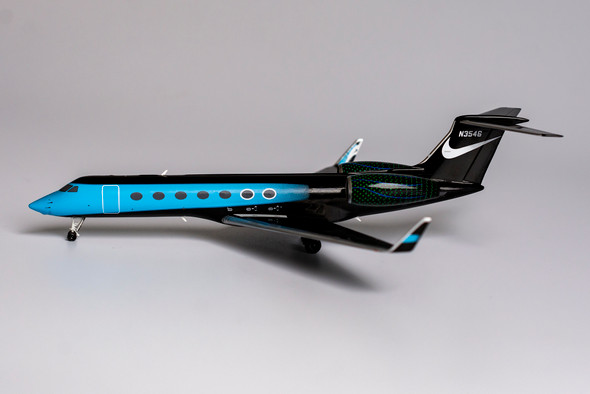  Private V Lionel Messi's private jet(with No.10) LV-IRQ  1:200 Scale NG75019