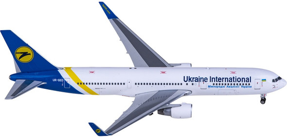 Phoenix Ukranian Airlines Boeing 767-300ER UR-GED 1/400