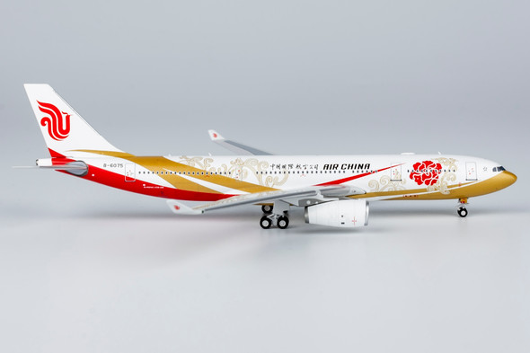 NG Models Air China Airbus A330-200 B-6075 "Forbidden Pavilion cs" (ULTIMATE COLLECTION) 1/400 61066