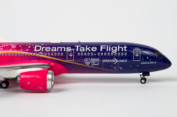 NG Models Boeing Company Boeing 787-9 Dreamliner N1015B "Dreams Take Flight" livery 1/400 55090